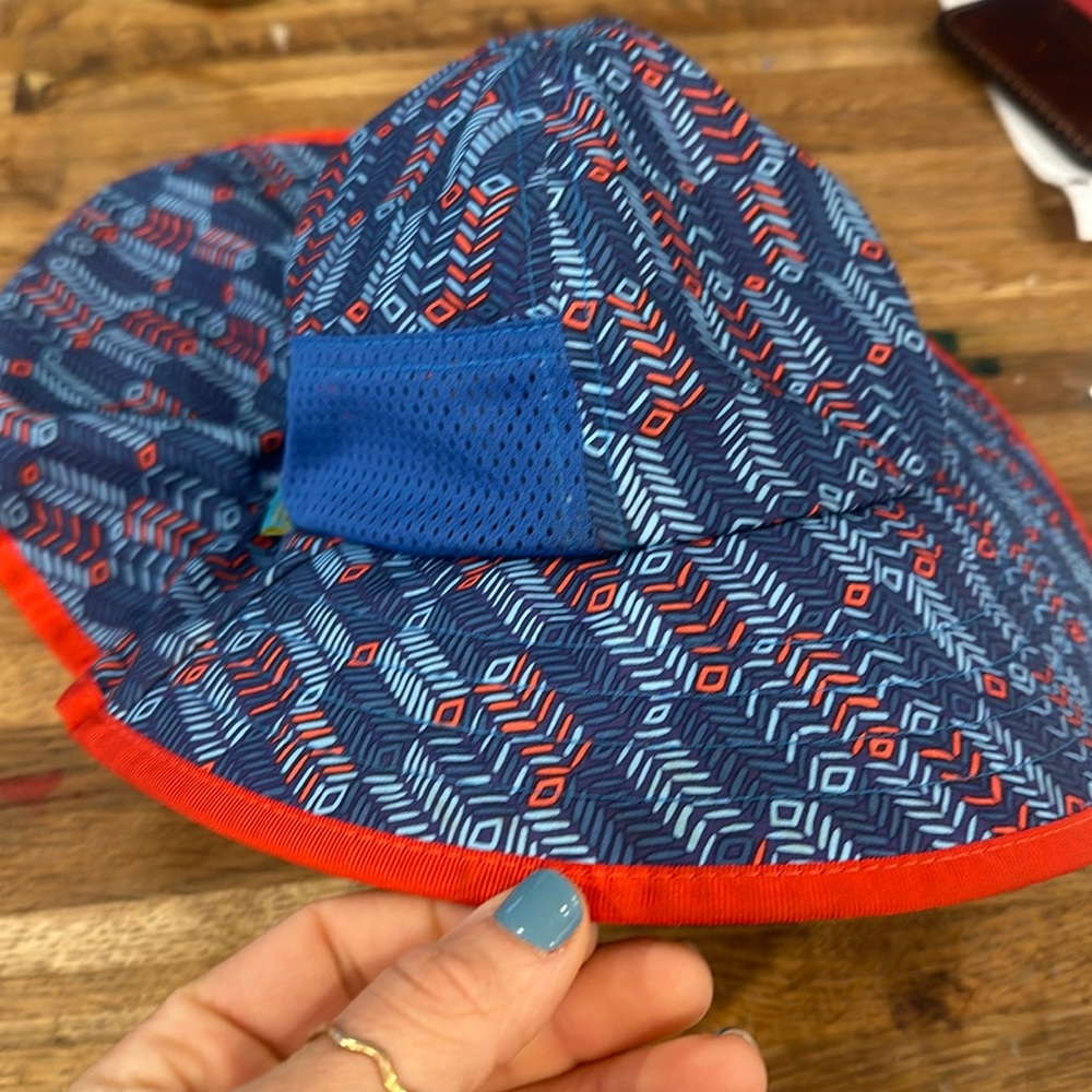 Sunday afternoons kids beach hat